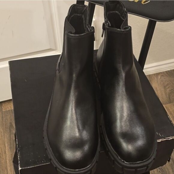 Steve Madden Phyllis Combat Boot- Black - Picture 8 of 8